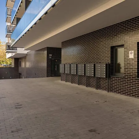 Tasteful With Parking Near The Center Of By Renters Apartment *