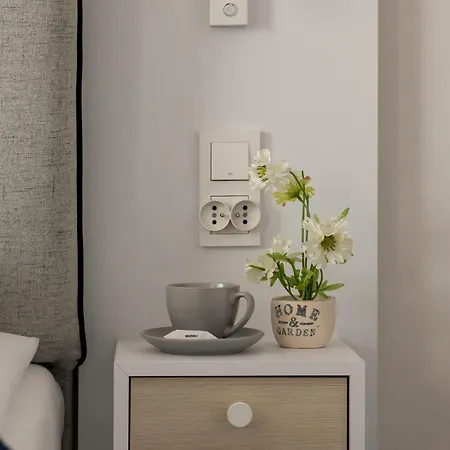 Apartman Tasteful With Parking Near The Center Of By Renters *