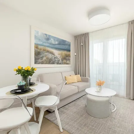 Apartman Tasteful With Parking Near The Center Of By Renters *